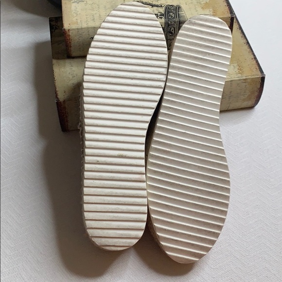 “Zara” - Picture 4 of 6